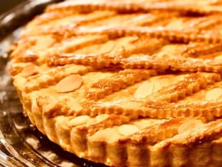 Imagem ilustrativa da receita MASSA DE TORTA BAKE AND CAKE DOCE OU SALGADA COM 3 INGREDIENTES